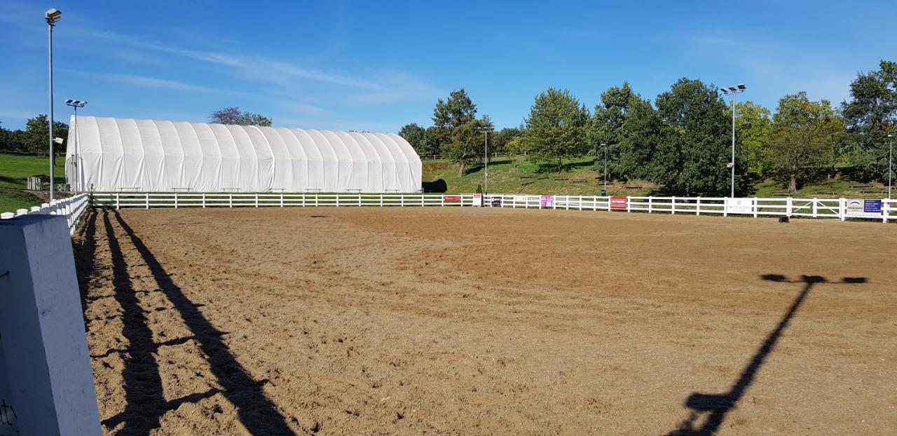 Hotel Horse Riding - Jezdecky Areal Trsice Екстер'єр фото