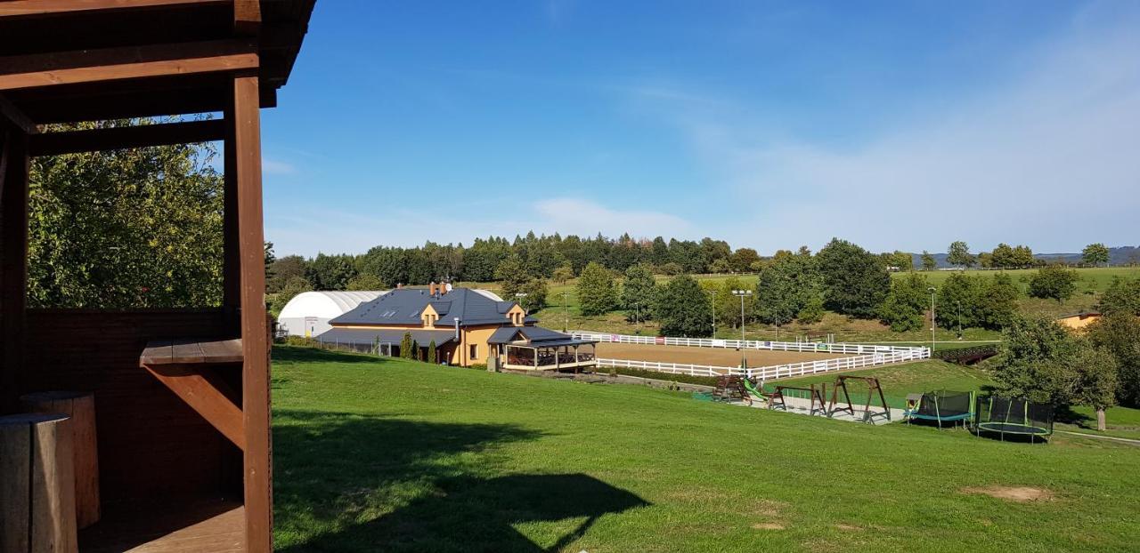 Hotel Horse Riding - Jezdecky Areal Trsice Екстер'єр фото