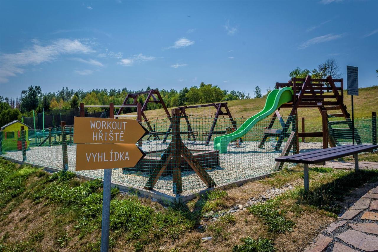 Hotel Horse Riding - Jezdecky Areal Trsice Екстер'єр фото